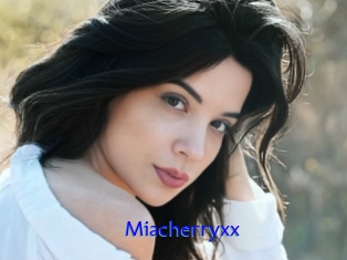 Miacherryxx