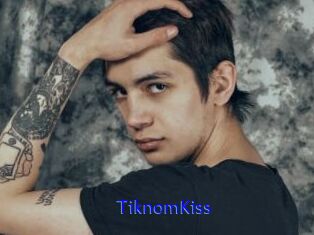 TiknomKiss